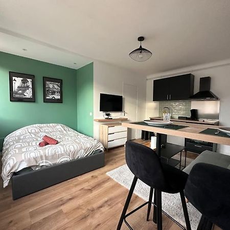 Appartement Proche Paris Et Metro - Parking Prive Maisons-Alfort Esterno foto
