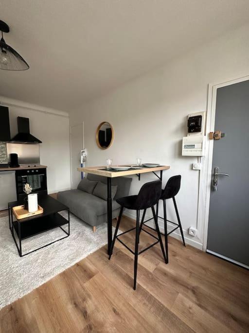 Appartement Proche Paris Et Metro - Parking Prive Maisons-Alfort Esterno foto